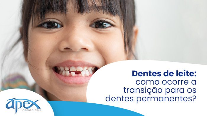 a imagem ilustra uma criança sorrindo com um dente da parte de baixo faltando