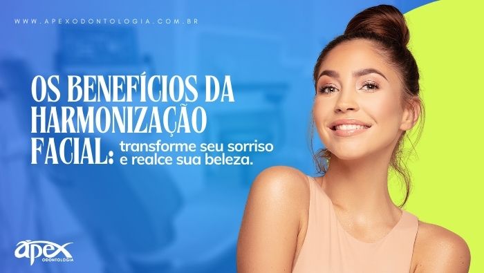 Mulher jovem sorridente com cabelo preso em coque, pele radiante, sobre fundo com círculos azul e verde, sugerindo confiança e beleza.