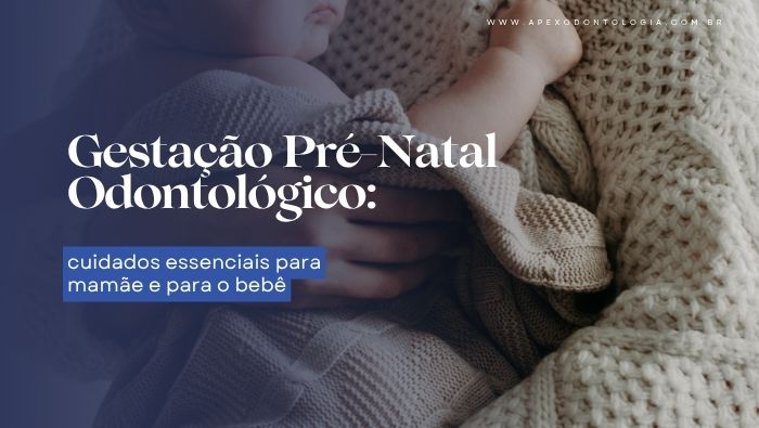 Bebê enrolado em manta de tricô clara, acolhido nos braços de um adulto com roupa de lã, transmitindo aconchego e cuidado.